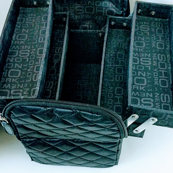 Caboodle Makeup Storage Train Case - Picture 2 of 11